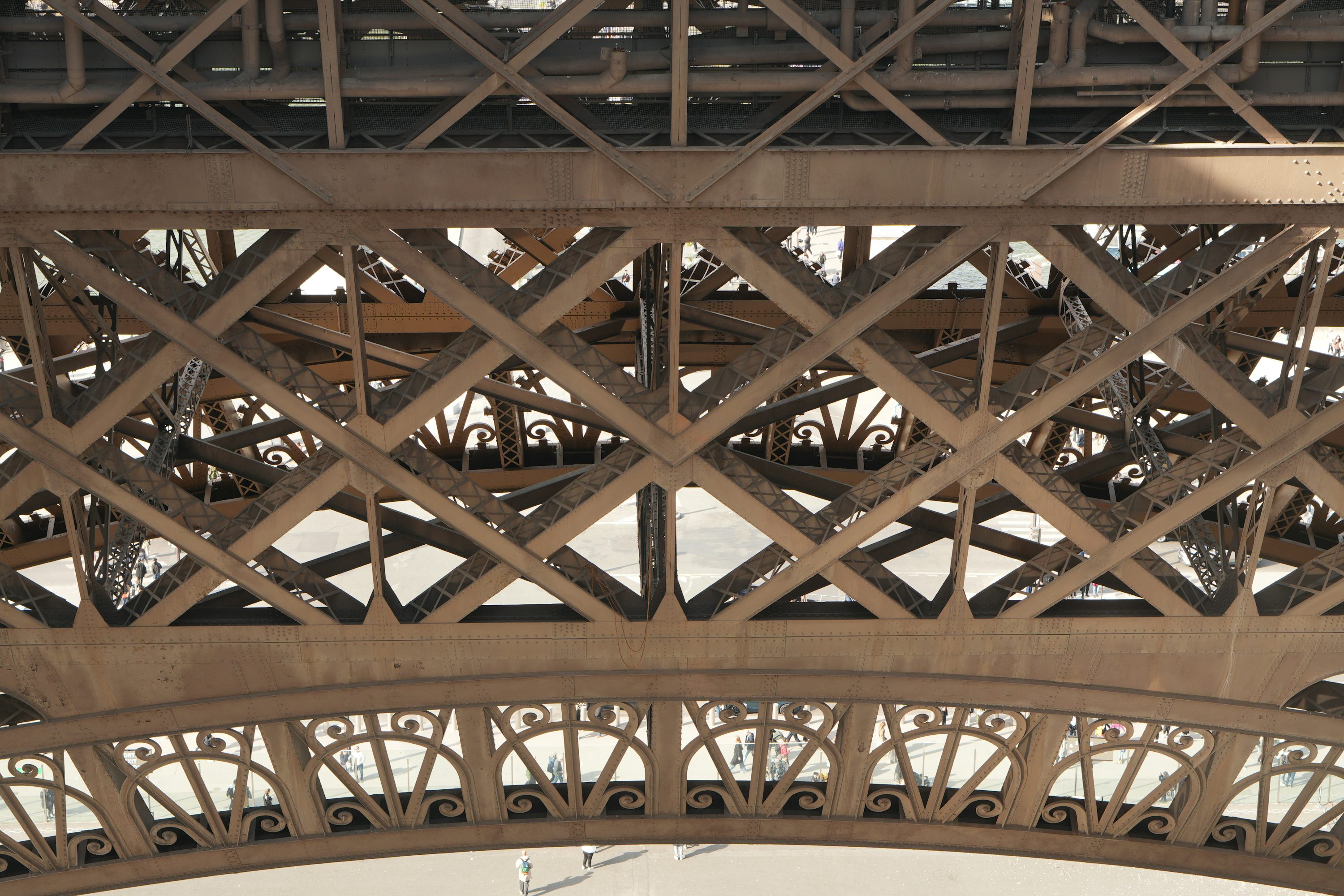 Torre Eiffel: Acceso Prioritario con Guía